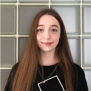 Bachelor Studentin bietet Online-Mathe Nachhilfe